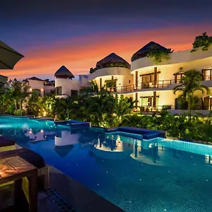 porto-playa-condo-hotel-and-beach-club-playa-del-carmen.allrivieramayahotels.com/